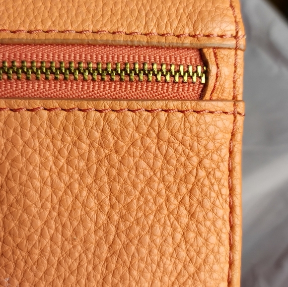 Vtg Fossil Women's Pebbles Leather Pink/Salmon Leather Wallet - Picture 4 of 16